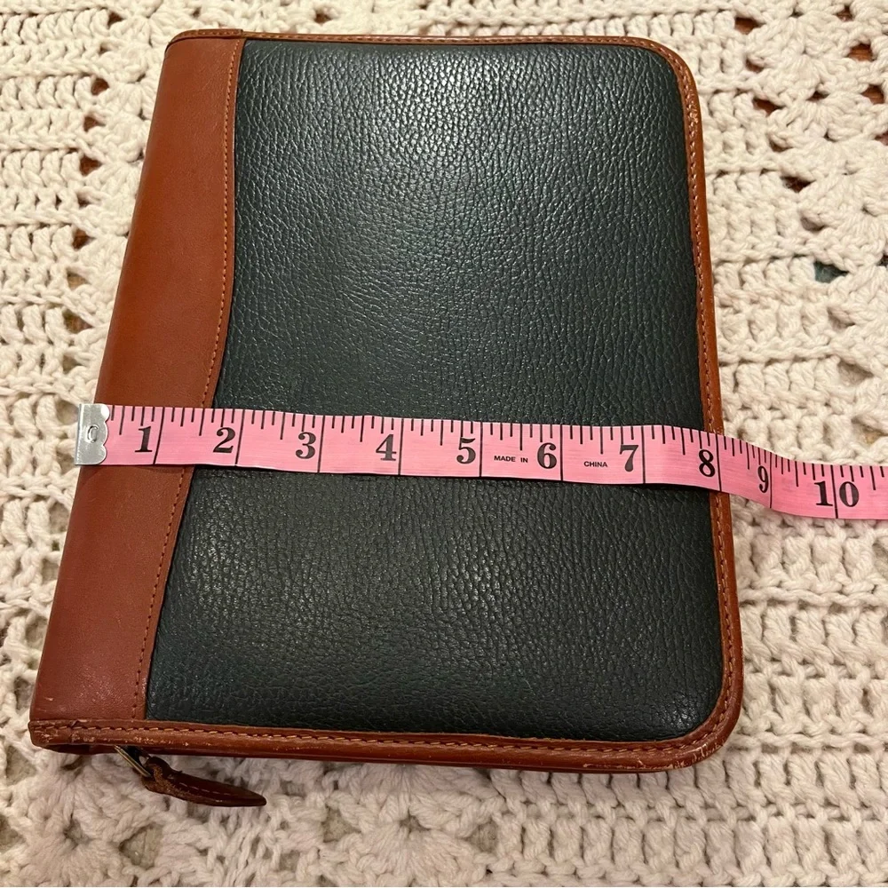 Day-Timer Vintage Green and Brown Leather Zipper Planner/Calendar - Picture 4 of 16